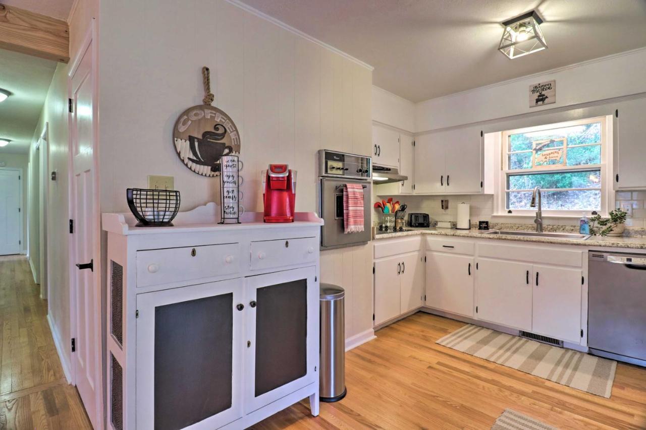 Updated Marshall Home With Fire Pit And Game Room! Buitenkant foto