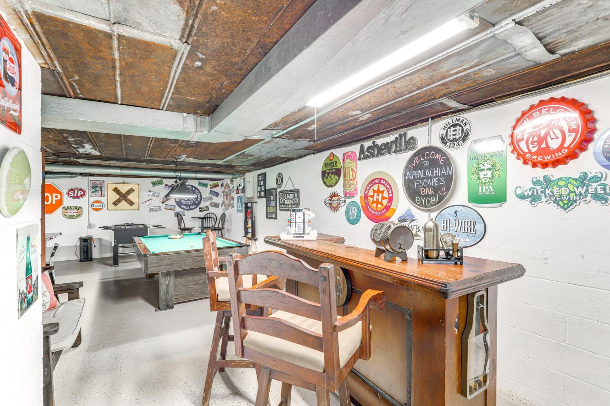 Updated Marshall Home With Fire Pit And Game Room! Buitenkant foto