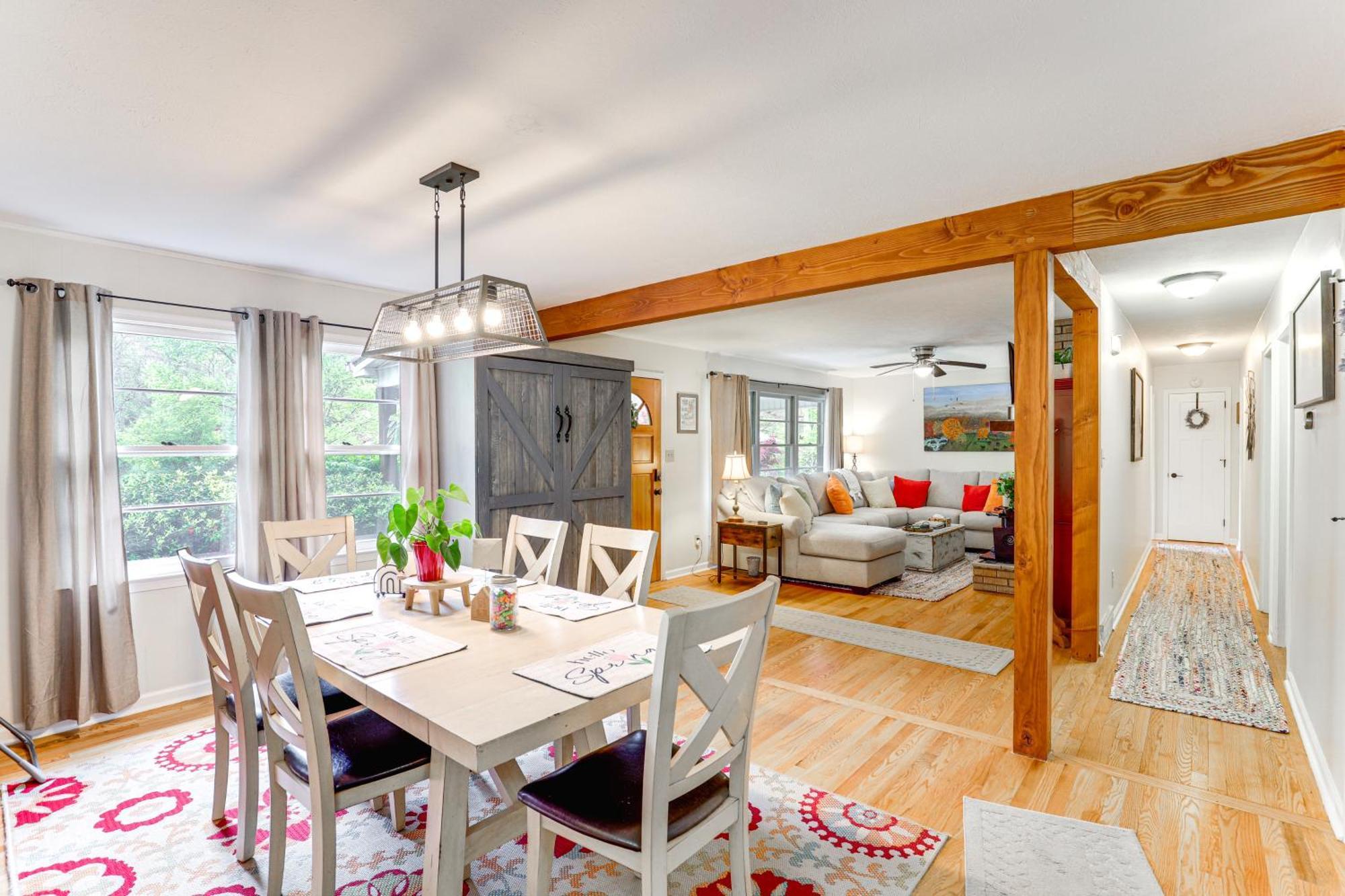 Updated Marshall Home With Fire Pit And Game Room! Buitenkant foto