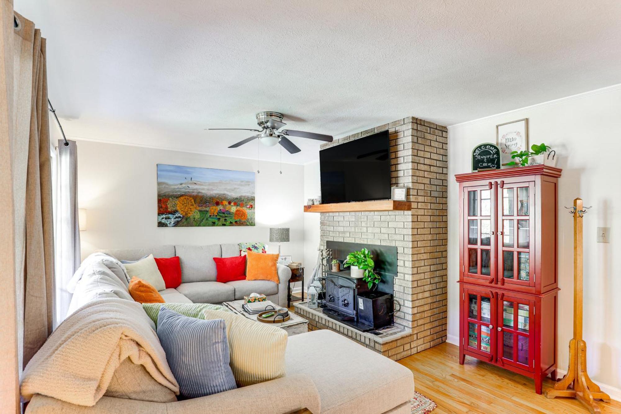Updated Marshall Home With Fire Pit And Game Room! Buitenkant foto