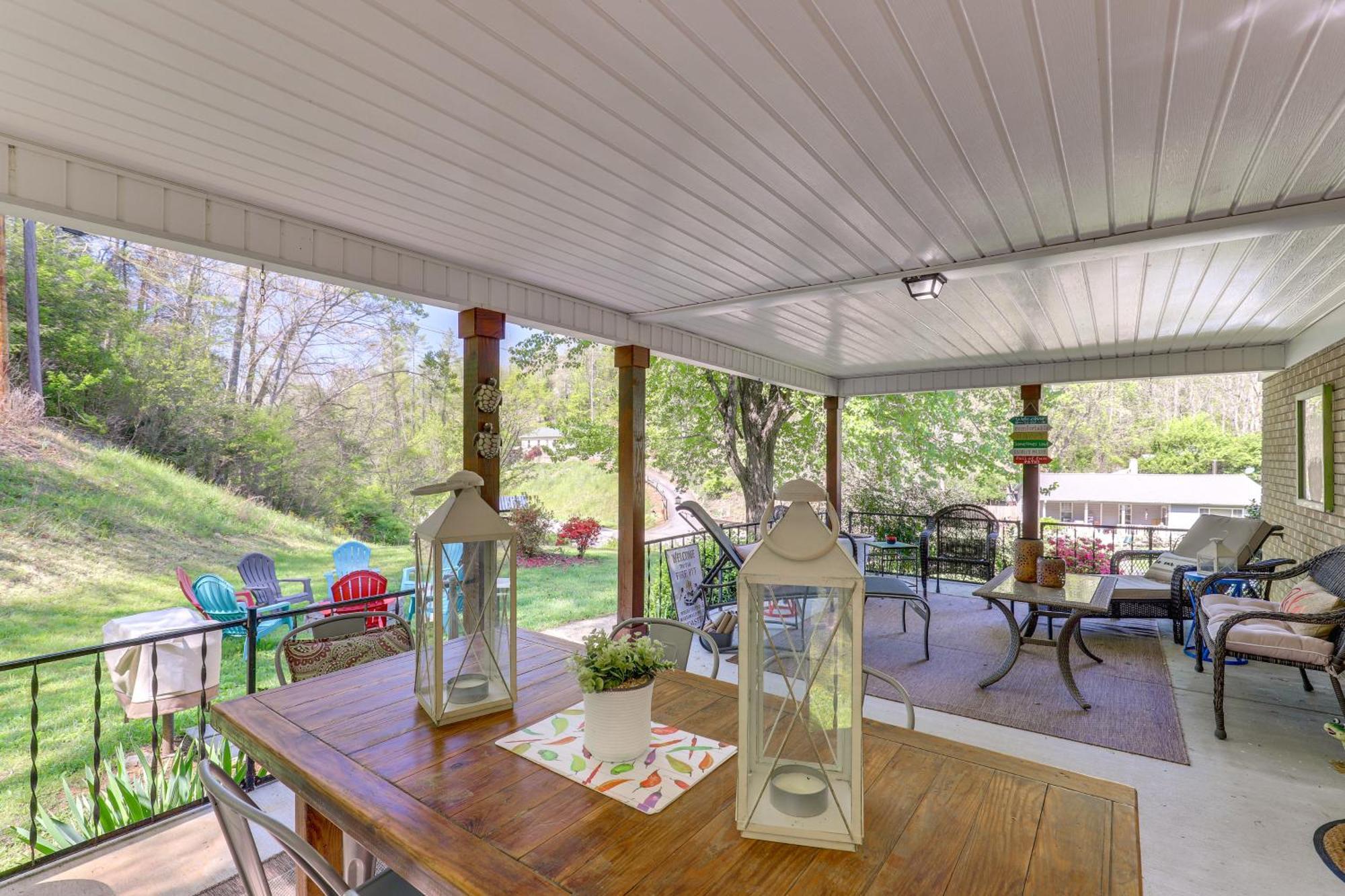 Updated Marshall Home With Fire Pit And Game Room! Buitenkant foto