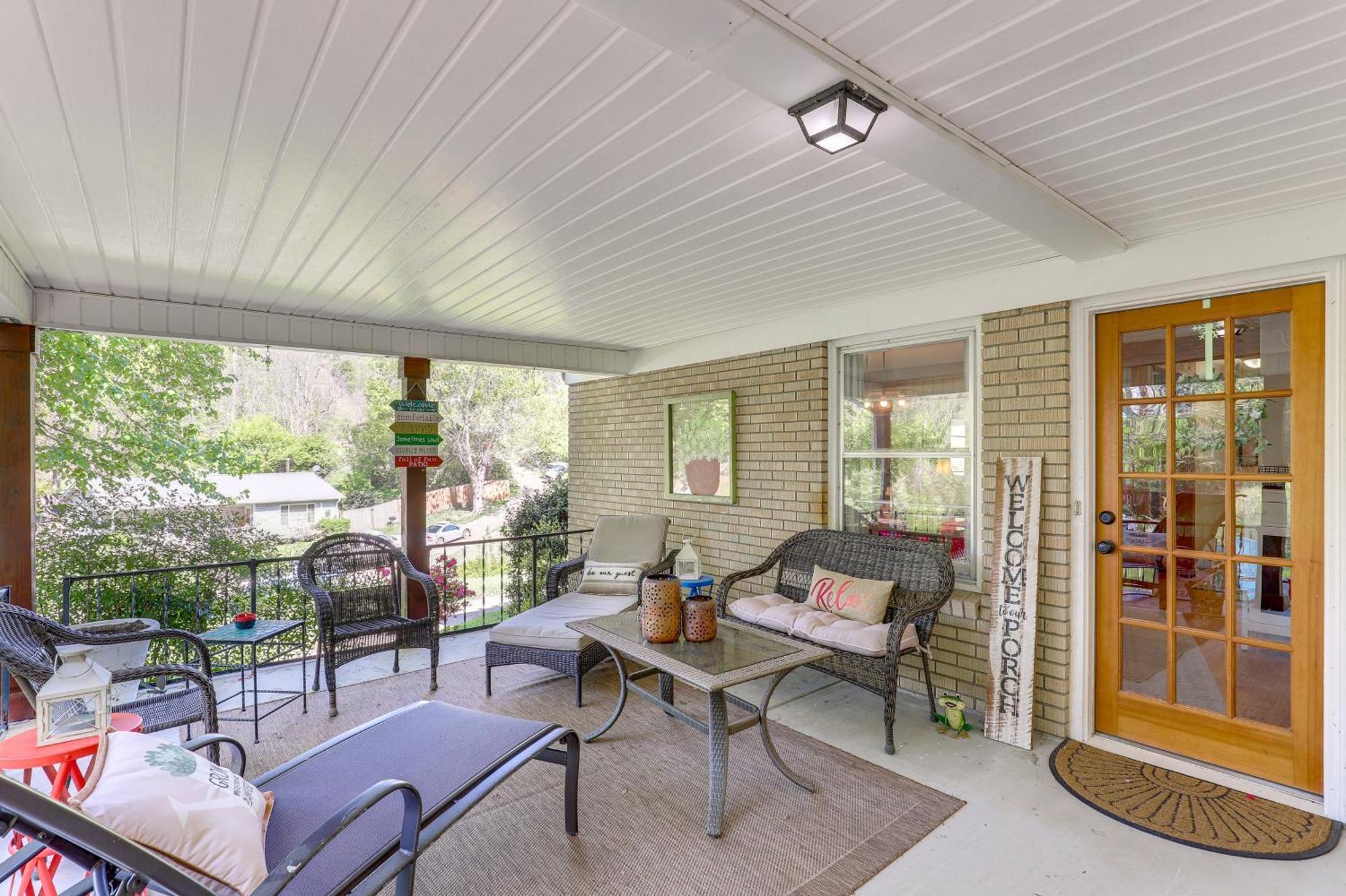 Updated Marshall Home With Fire Pit And Game Room! Buitenkant foto