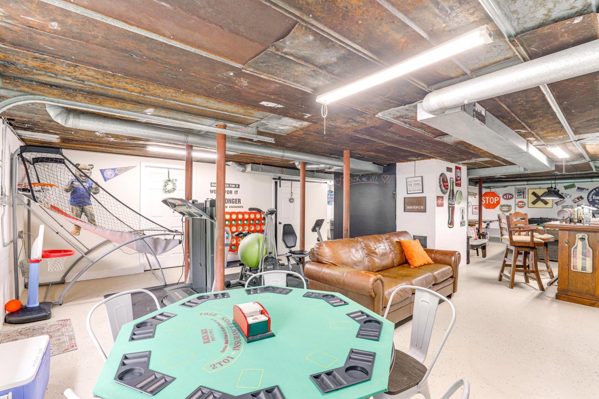 Updated Marshall Home With Fire Pit And Game Room! Buitenkant foto