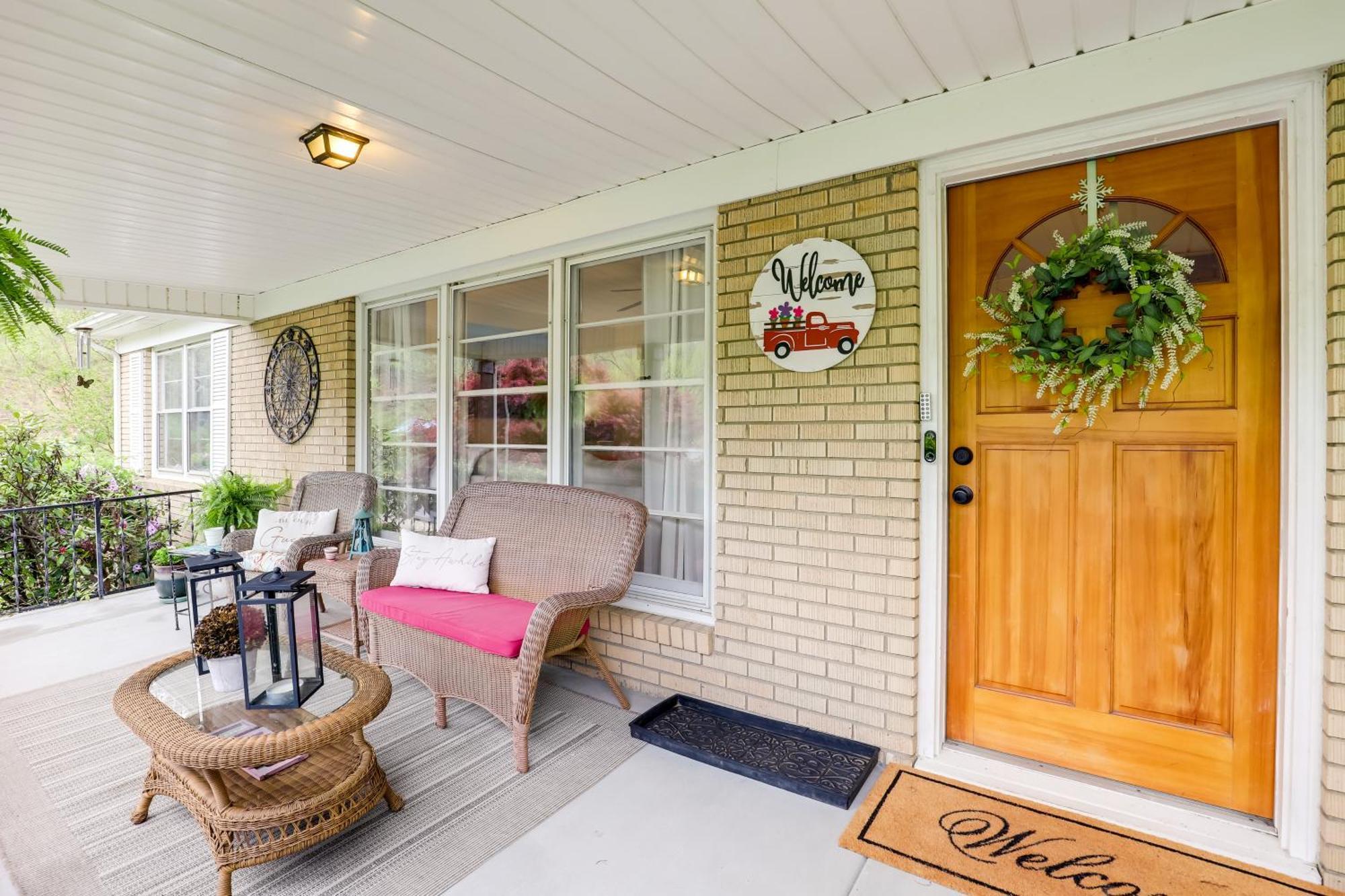 Updated Marshall Home With Fire Pit And Game Room! Buitenkant foto