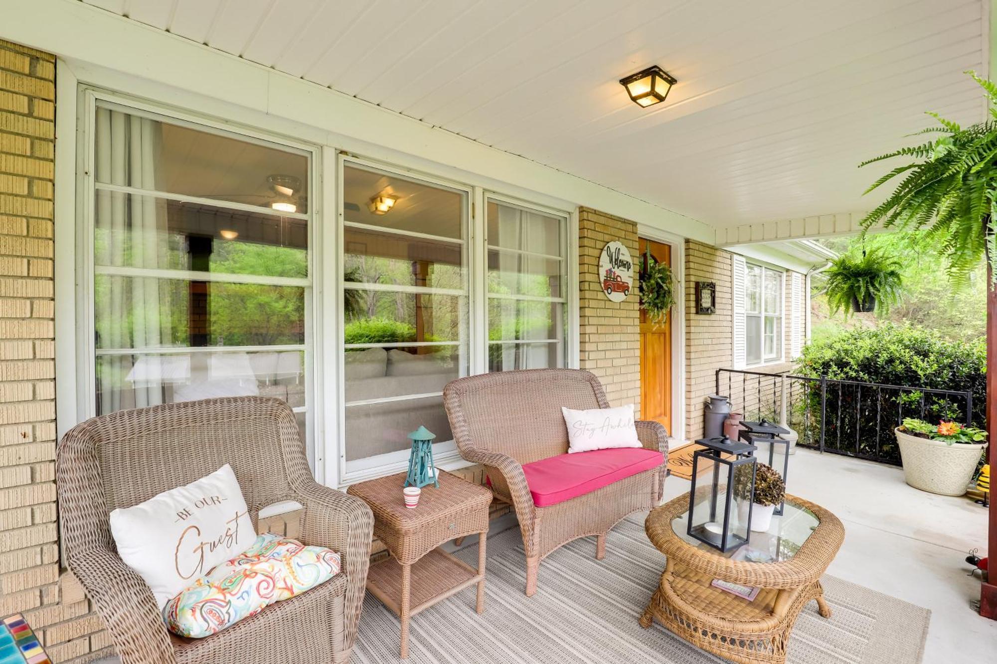 Updated Marshall Home With Fire Pit And Game Room! Buitenkant foto